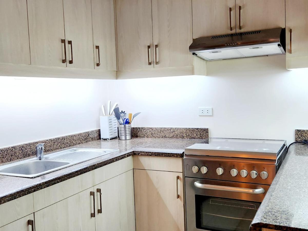 Casa Antonio At Fairway Terraces Family Penthouse 2Br Wi-Fi Nr Golf, Airport, Fort Bgc مانيلا المظهر الخارجي الصورة